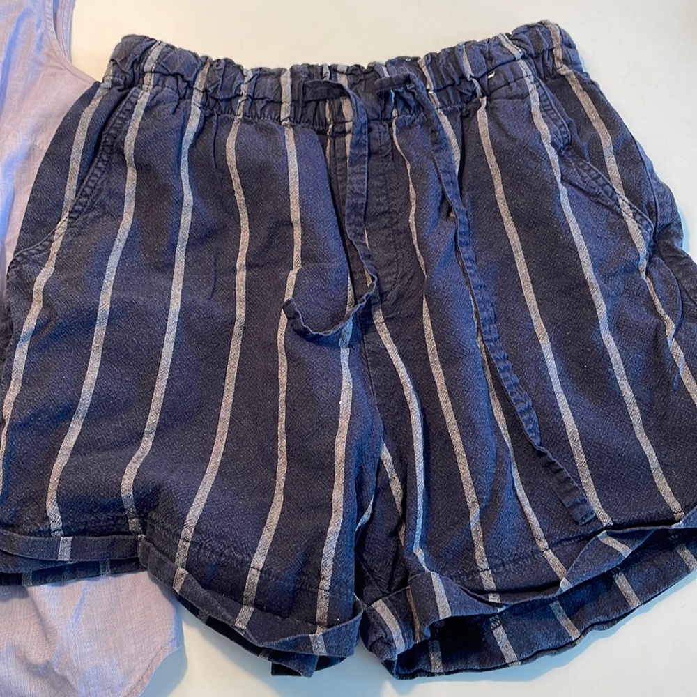 Linen drawstring striped shorts